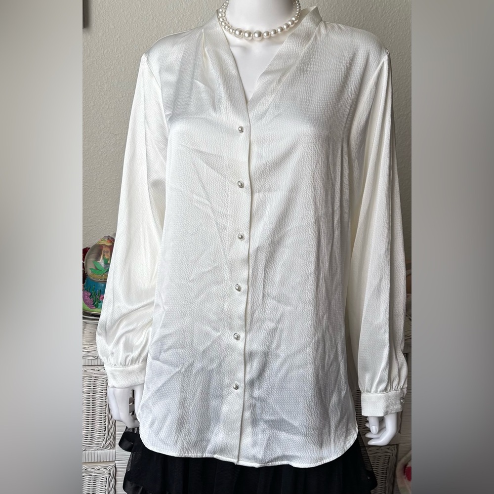 Adrianna Papell Satin Blouse Long Sleeves Round Hem Textured White Size 1X NWT